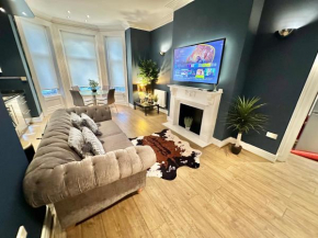 Cliff Top Retreat - Short Stroll to Town and Beach